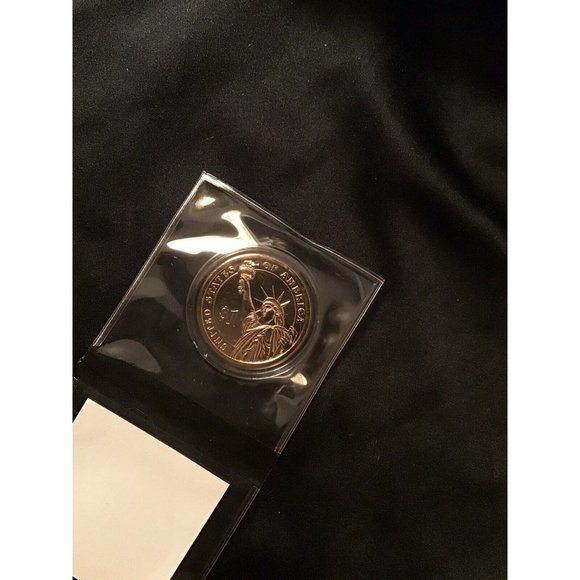 Brett Favre Merrick Mint set of 2 coins. In packages with certificates. - Picture 2 of 4